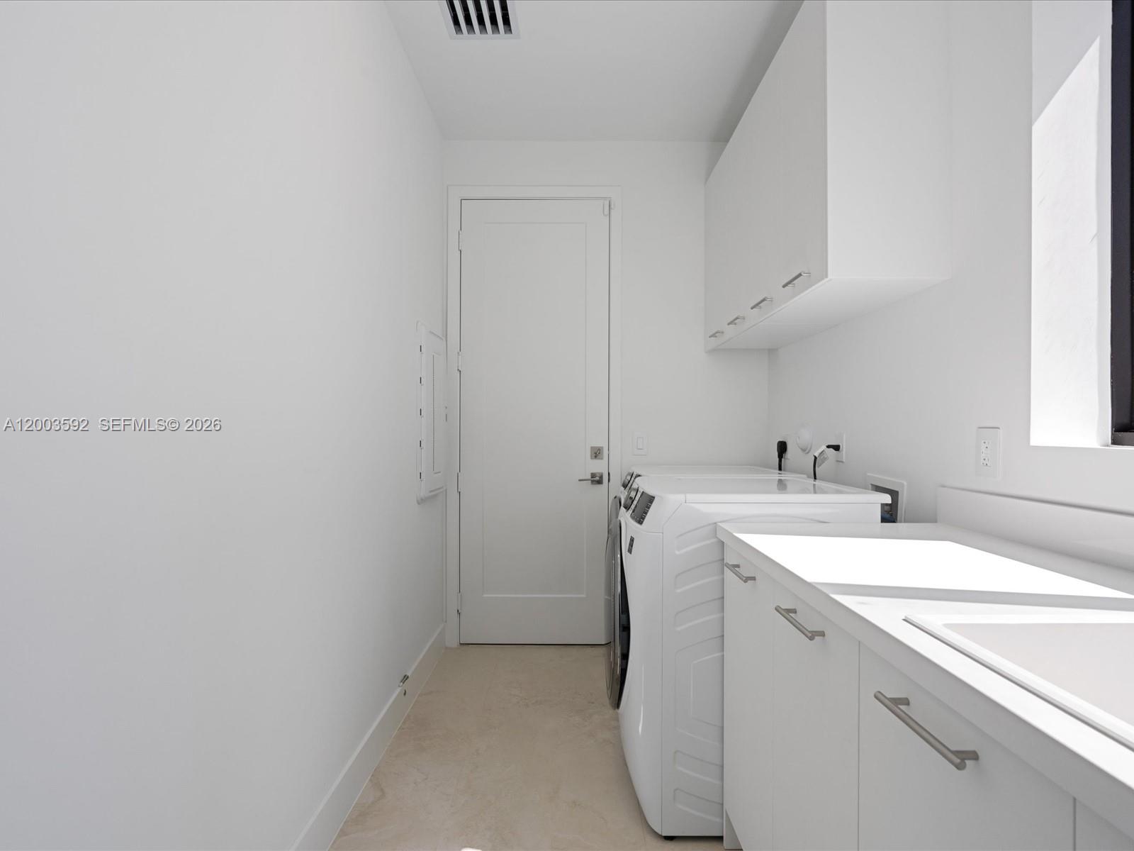 PRESIDENTIAL - Residential Lease