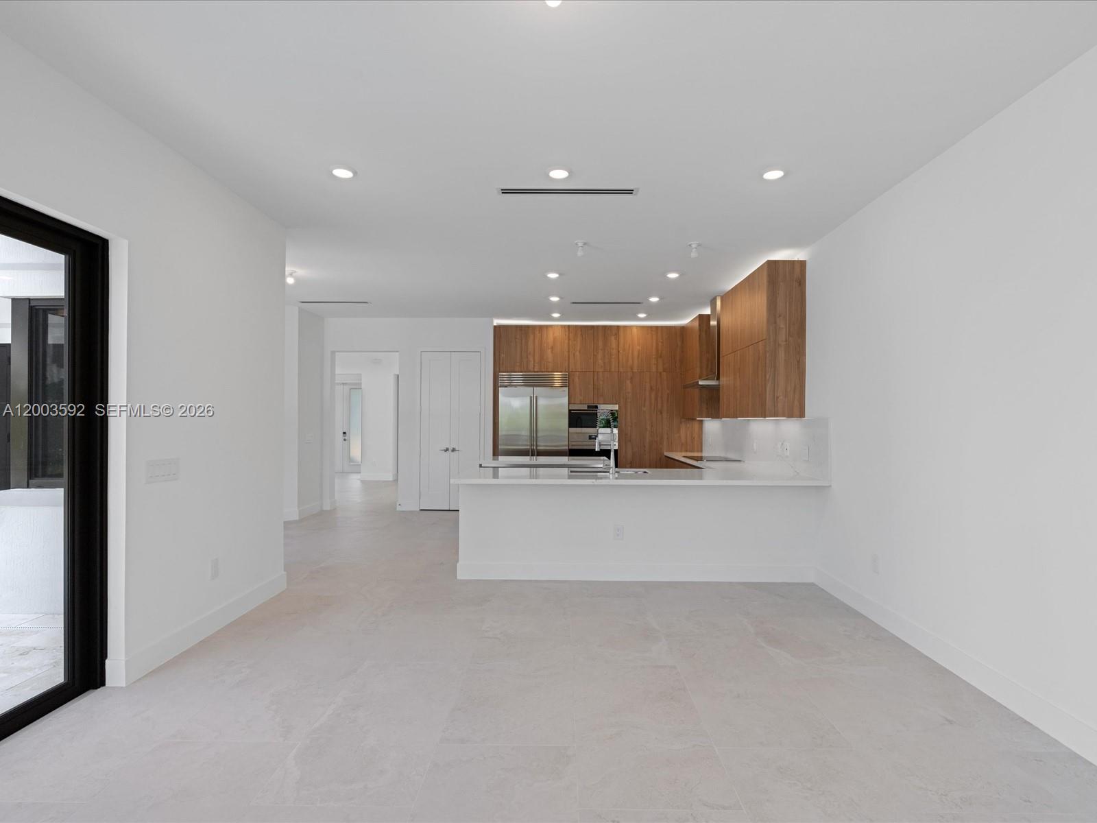 PRESIDENTIAL - Residential Lease