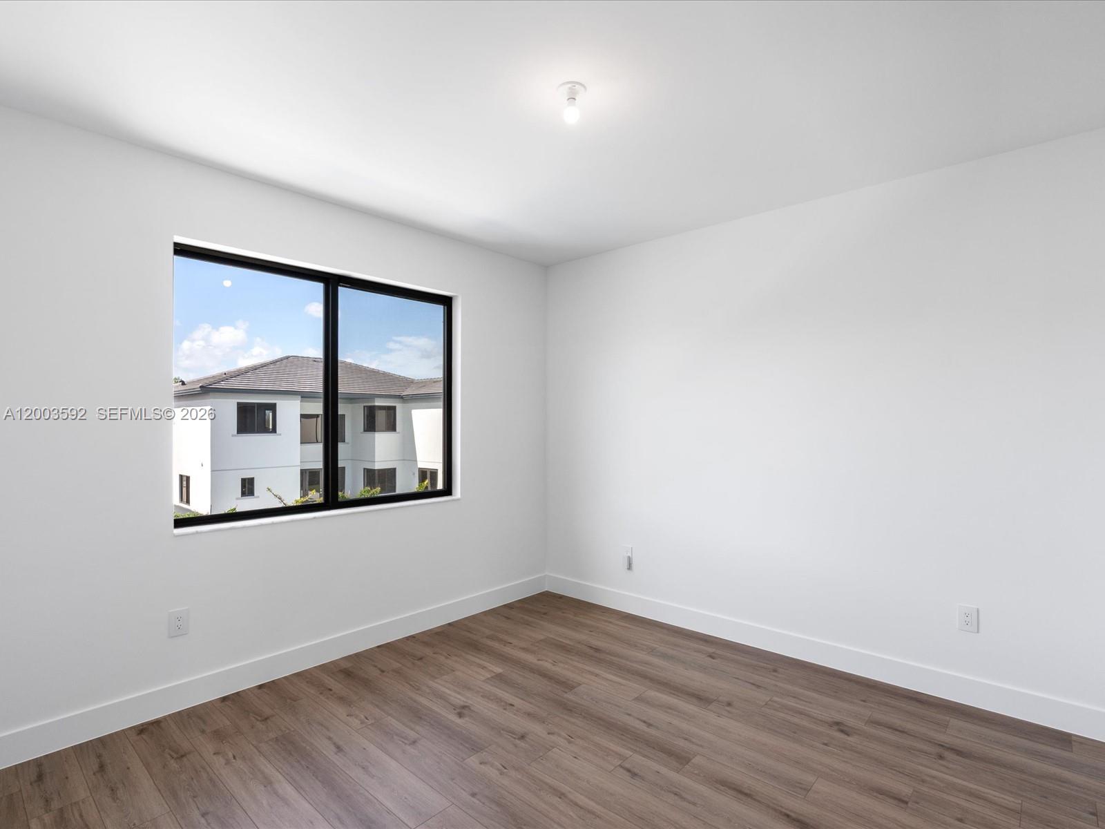 PRESIDENTIAL - Residential Lease