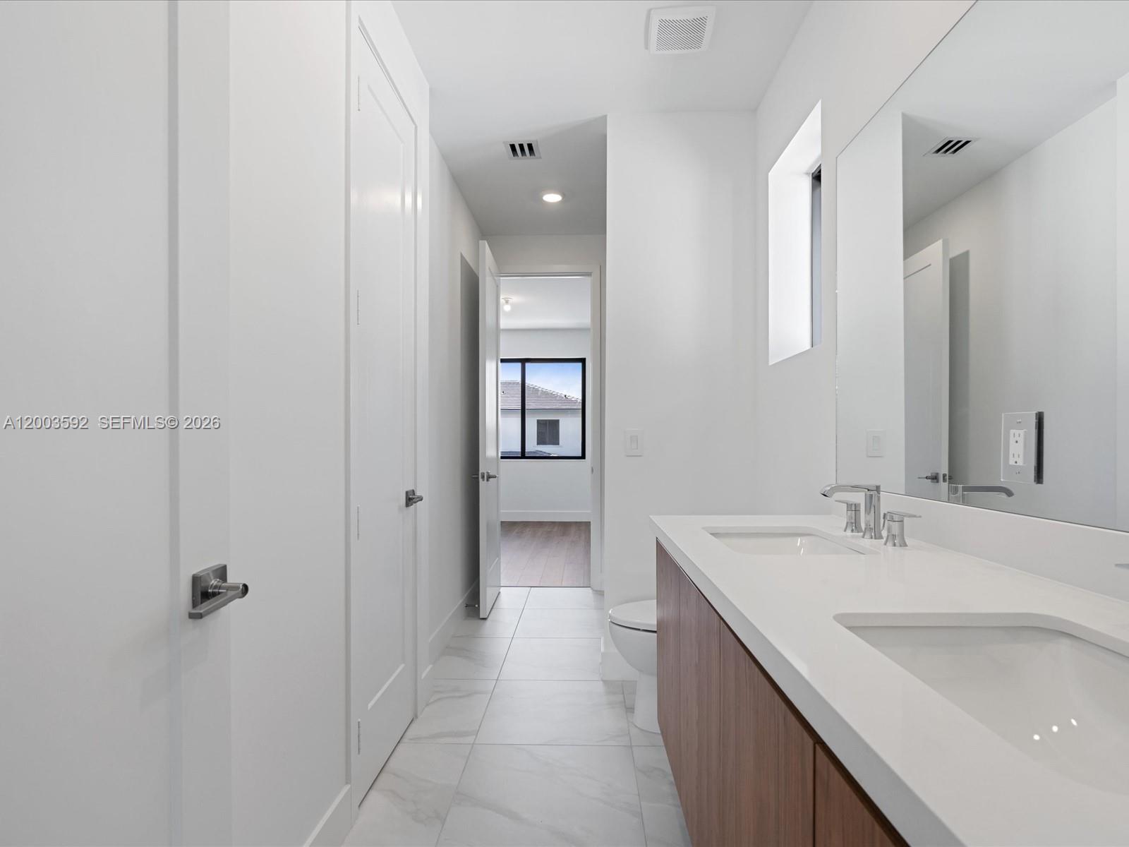 PRESIDENTIAL - Residential Lease