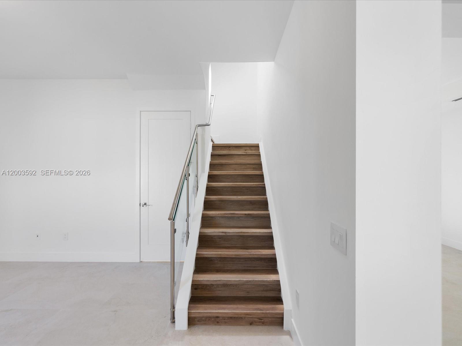 PRESIDENTIAL - Residential Lease