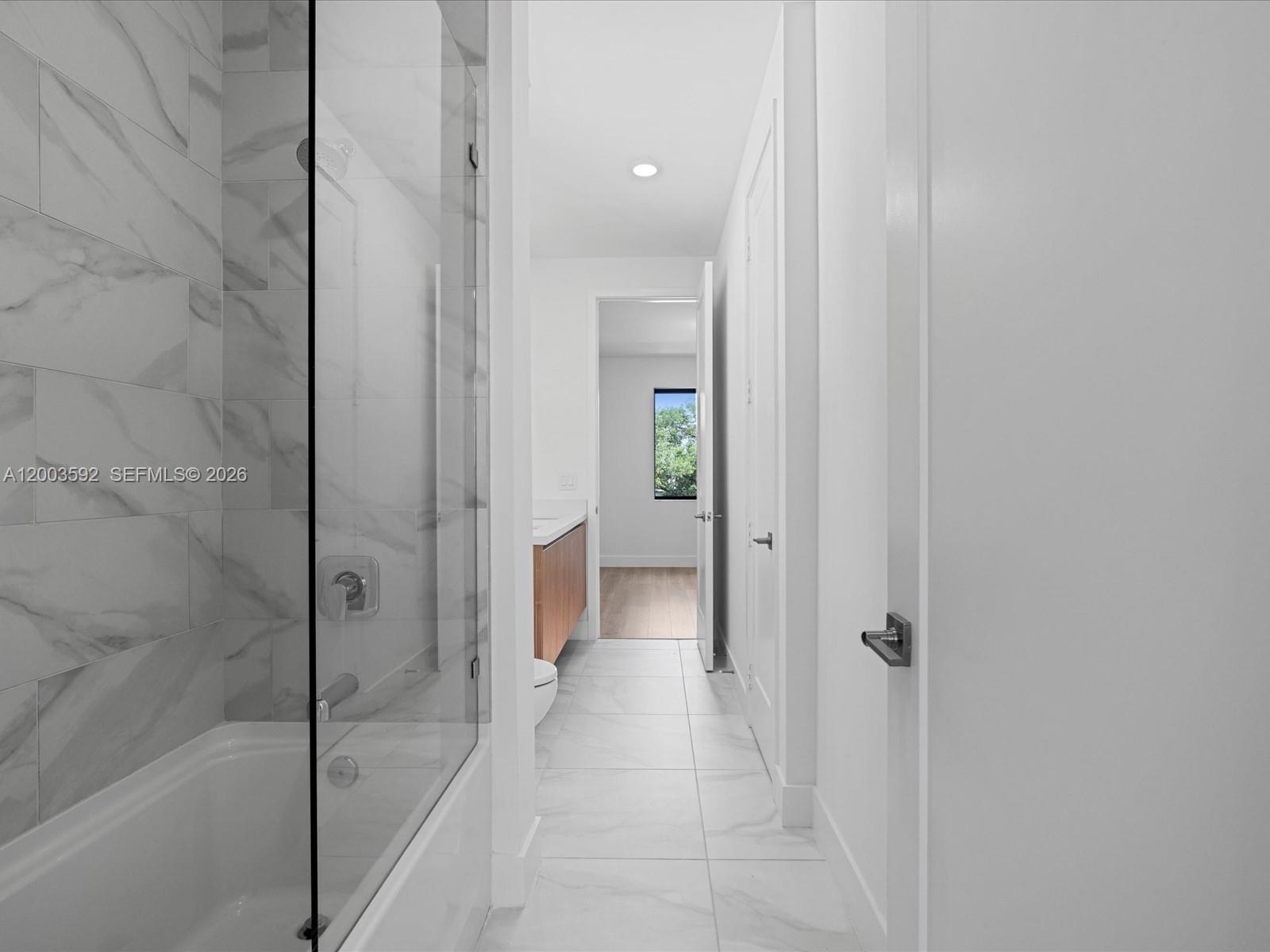 PRESIDENTIAL - Residential Lease