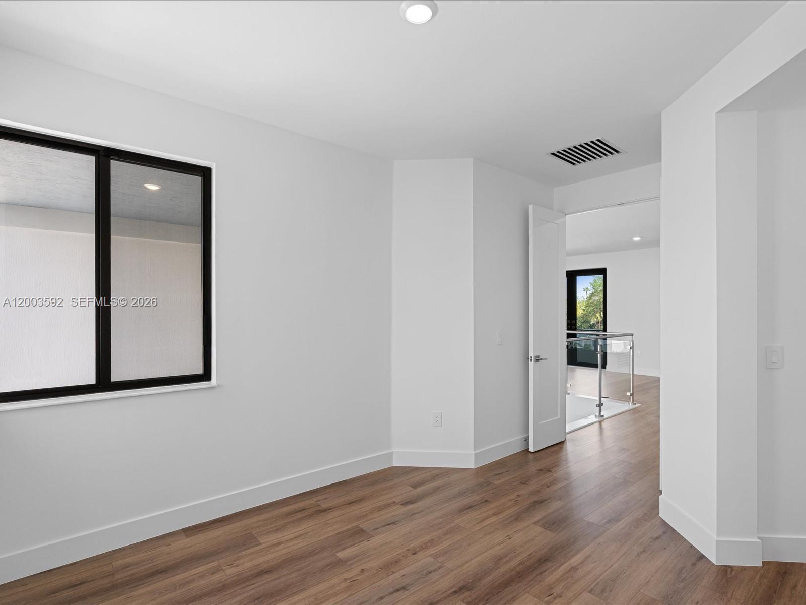 PRESIDENTIAL - Residential Lease