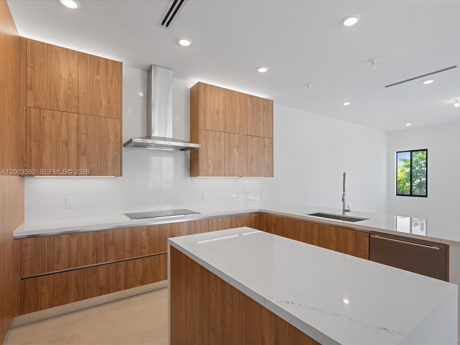 PRESIDENTIAL - Residential Lease