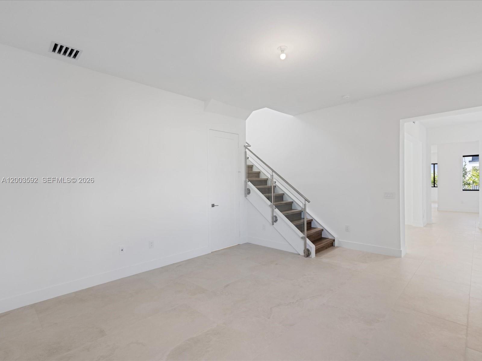 PRESIDENTIAL - Residential Lease