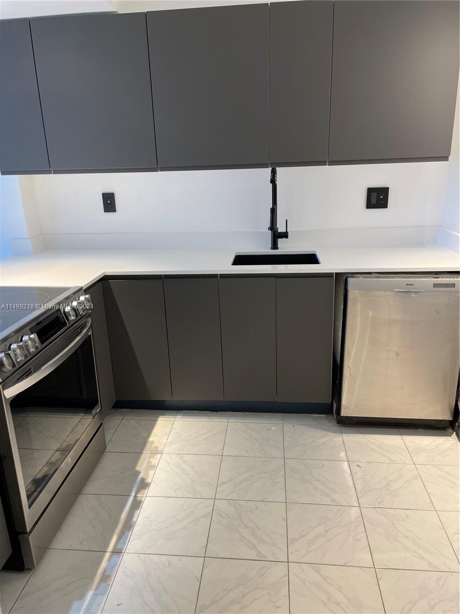 OLYMPUS CONDO - Residential