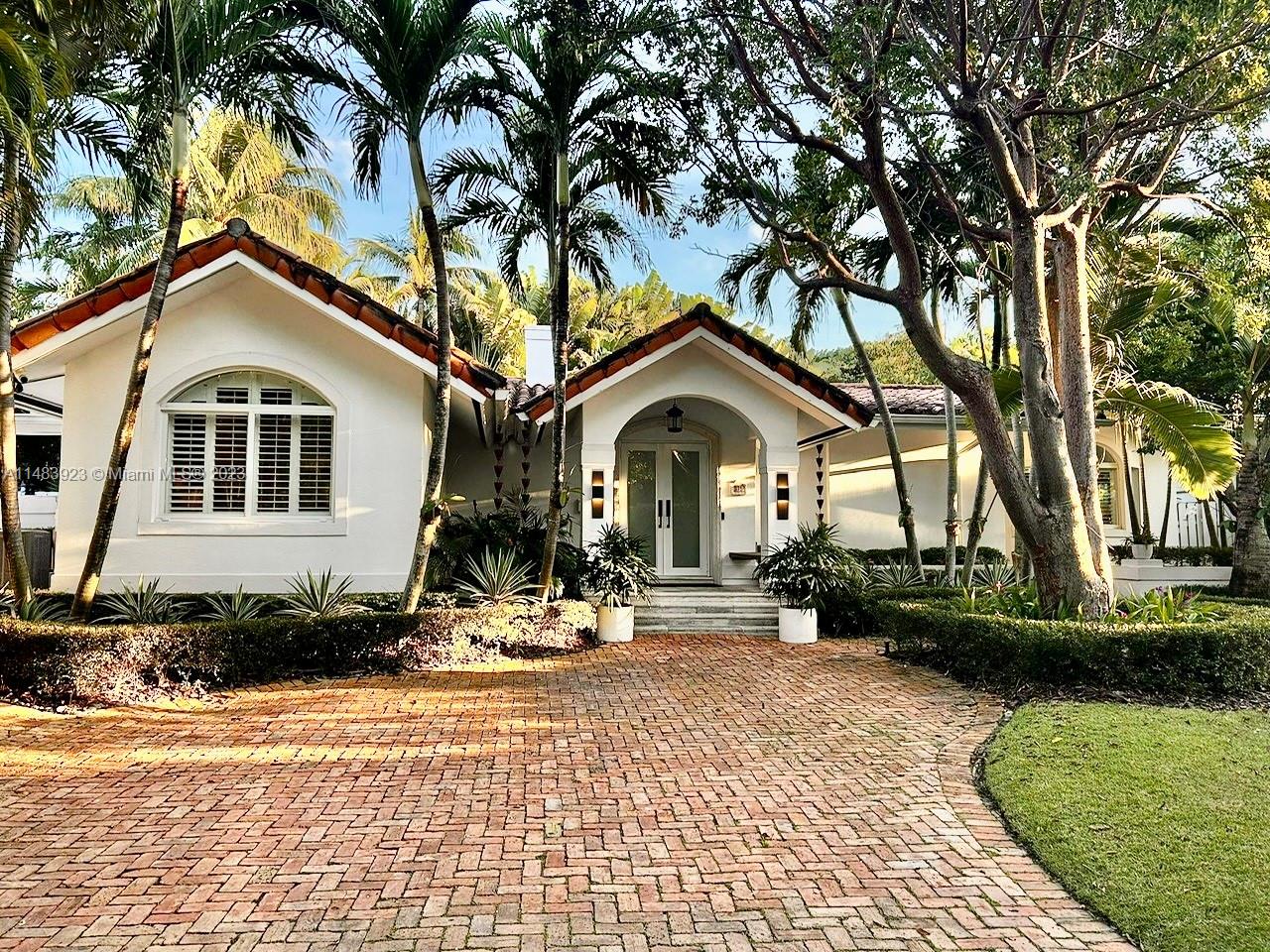 Rental Property at 375 Harbor Ct Ct, Key Biscayne, Miami-Dade County, Florida - Bedrooms: 5 
Bathrooms: 4  - $23,000 MO.