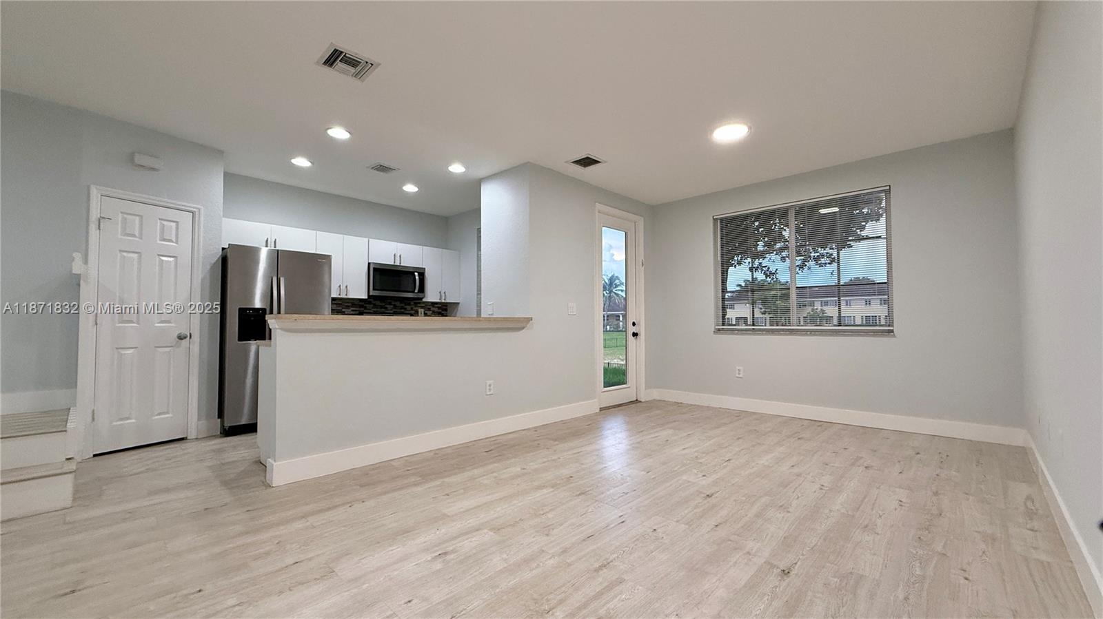 *** PLEASE READ ***
Very spacious 3 Bed / 3 Bath townhouse in the desirable San Remo community. Recently updated with new floors and fresh paint. Bright living area, in-unit washer & dryer, private patio with lake view, and large master suite with walk-in closet. Two assigned parking spaces plus guest parking. The community offers a pool and clubhouse, and it is very well located near the Turnpike, shopping, and schools. Lockbox on site – easy to show through ShowingTime. The owner is motivated and looking to rent quickly. HOA approval required. Pets allowed with restrictions. Available now!
Minimum 650 credit score and 2.5x income required.