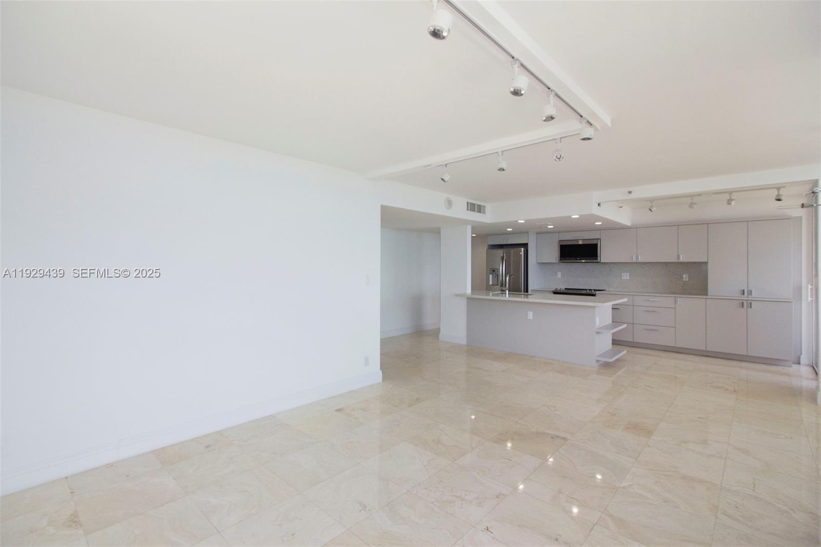 CLUB ATLANTIS CONDO - Residential Lease