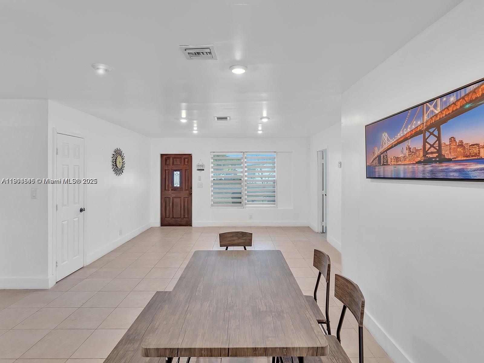 HOLLYWOOD COUNTRY ESTATES - Residential