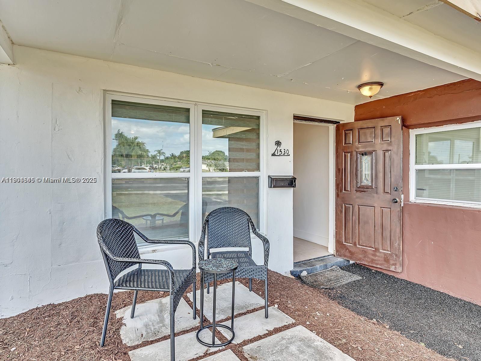 HOLLYWOOD COUNTRY ESTATES - Residential