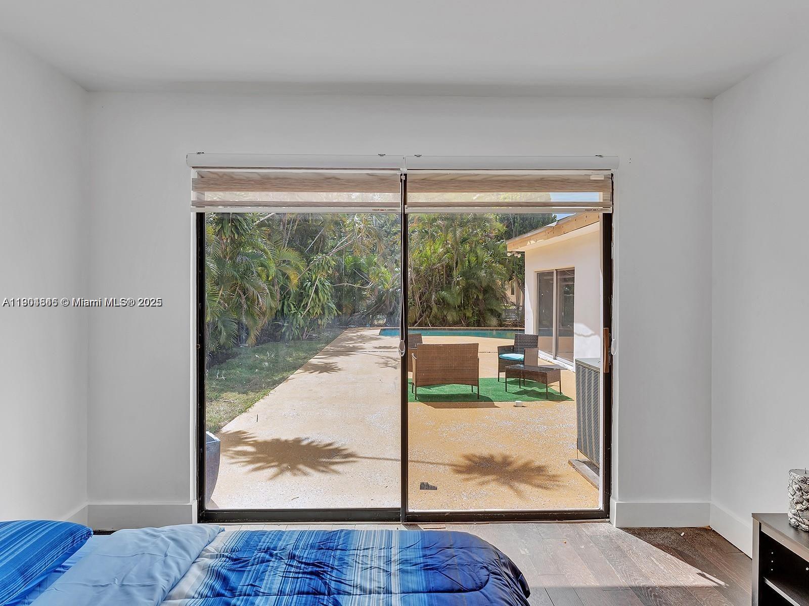 HOLLYWOOD COUNTRY ESTATES - Residential