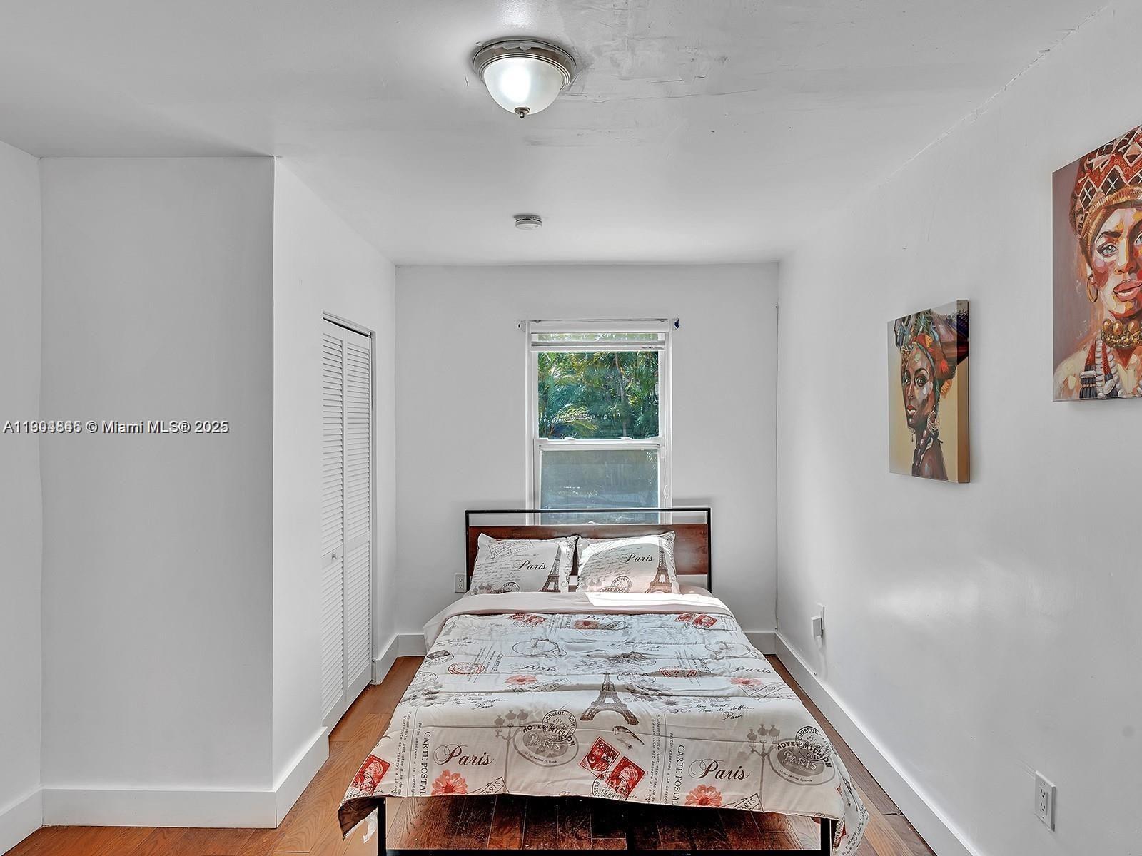 HOLLYWOOD COUNTRY ESTATES - Residential