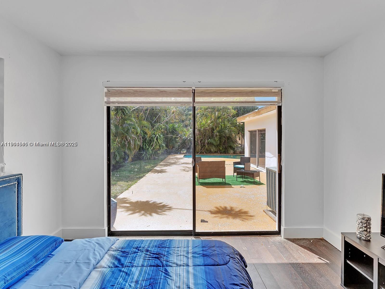 HOLLYWOOD COUNTRY ESTATES - Residential