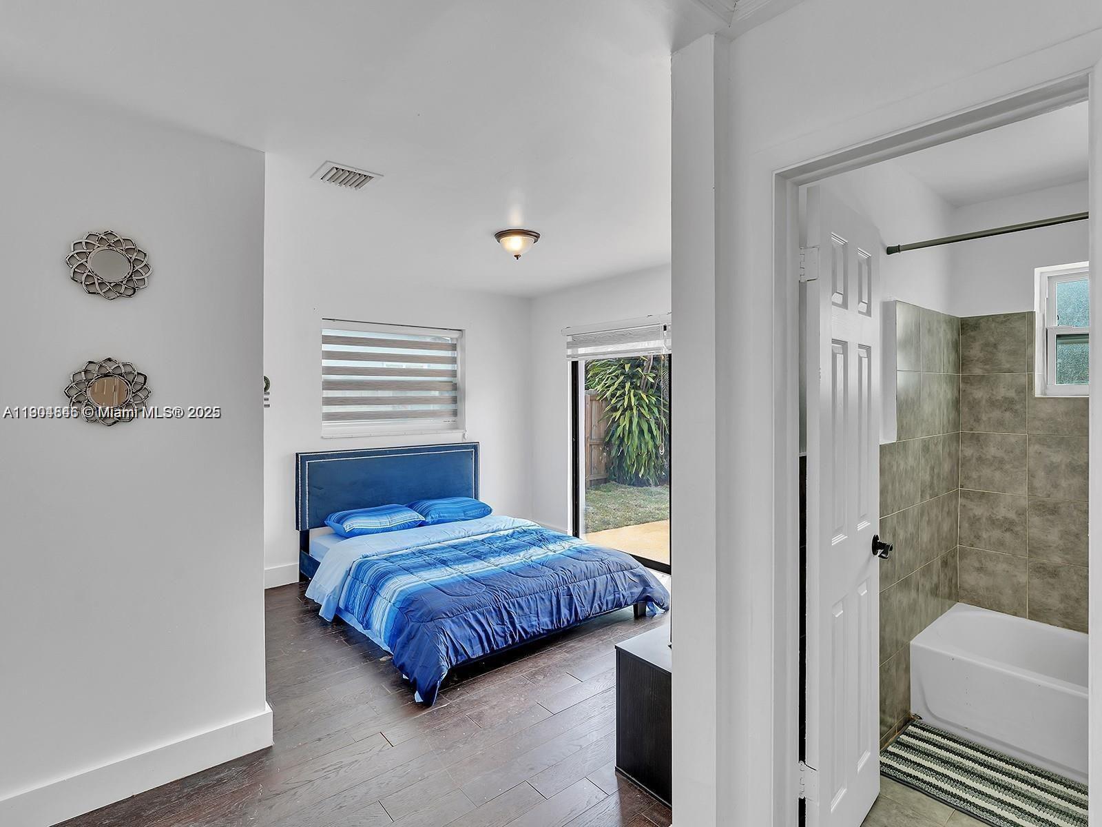 HOLLYWOOD COUNTRY ESTATES - Residential