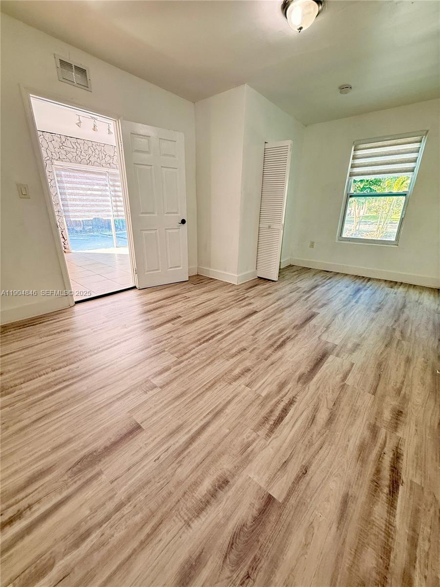 HOLLYWOOD COUNTRY ESTATES - Residential