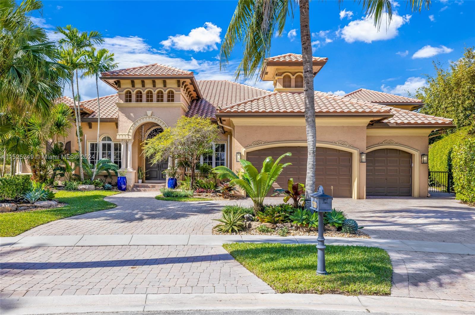 Property for Sale at 721 Grayhawk Ave, Plantation, Miami-Dade County, Florida - Bedrooms: 5 
Bathrooms: 7  - $2,475,000