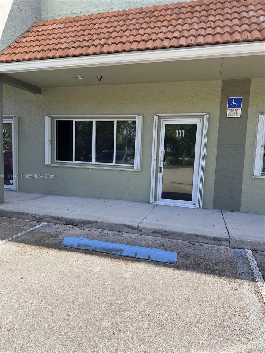 Well-located, Central Broward, off Commercial (easy access to 95 and Florida's turnpike) office / warehouse combination; currently configured with adjoining mirror image space (also available).  As a single unit, the space offers an office / showroom space with in unit bathroom. The warehouse features 20' foot ceiling height and 12' door. Need more space? Easy! Adjoining unit 112 features mirror image of 111.  Extremely well-maintained office park. Excellent local responsive landlord. Immediate occupancy. Ideal for office, showroom, and service-based businesses.