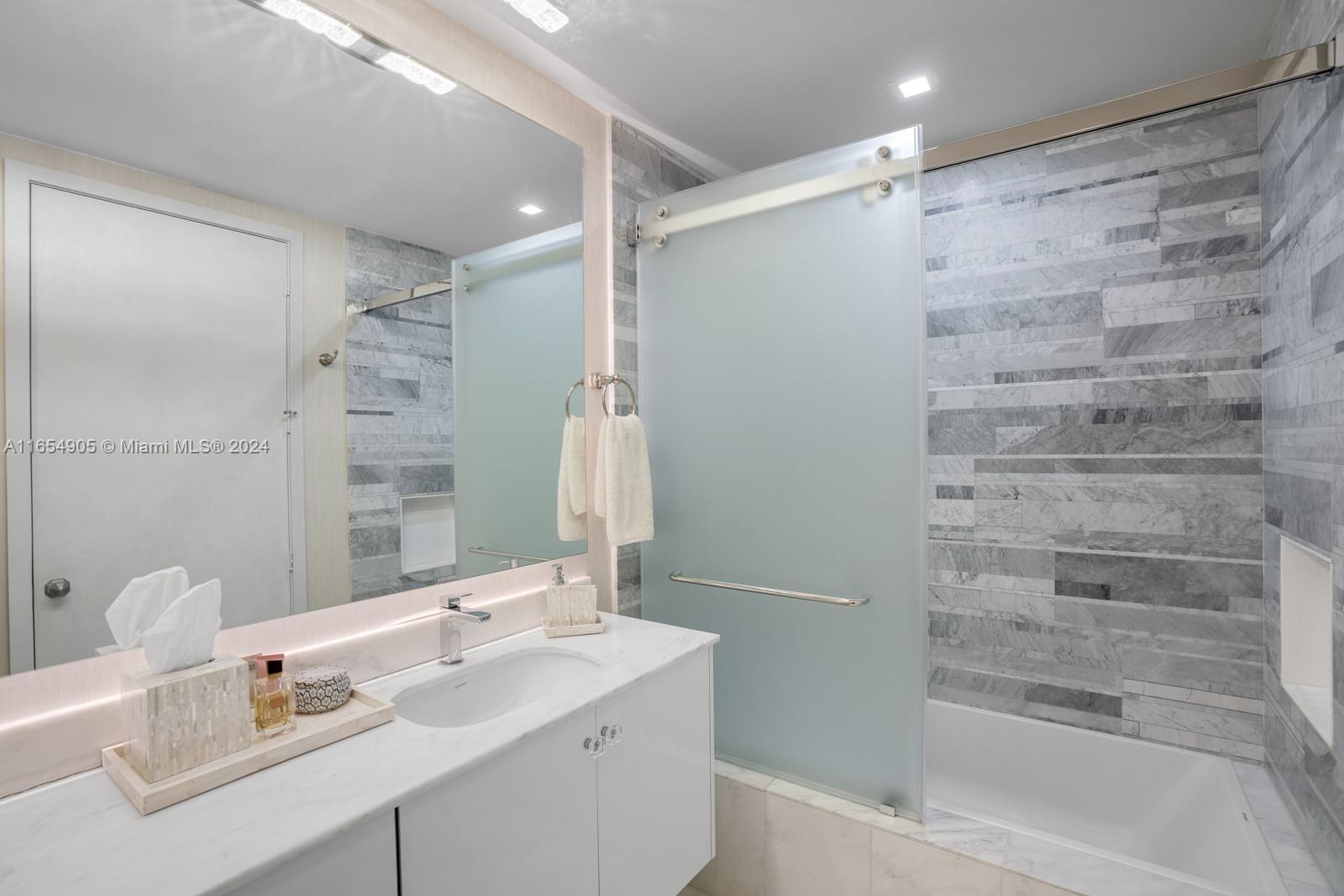 OCEANA BAL HARBOUR CONDO - Residential