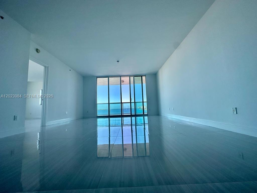 2650 Lake Shore Dr 1001