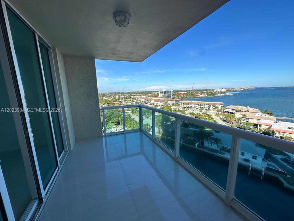 2650 Lake Shore Dr 1001