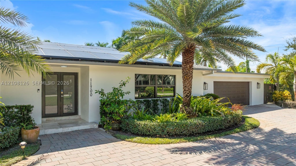 Photo of 11700 NW 4th St, Plantation, FL 33325 (MLS # A12108126)