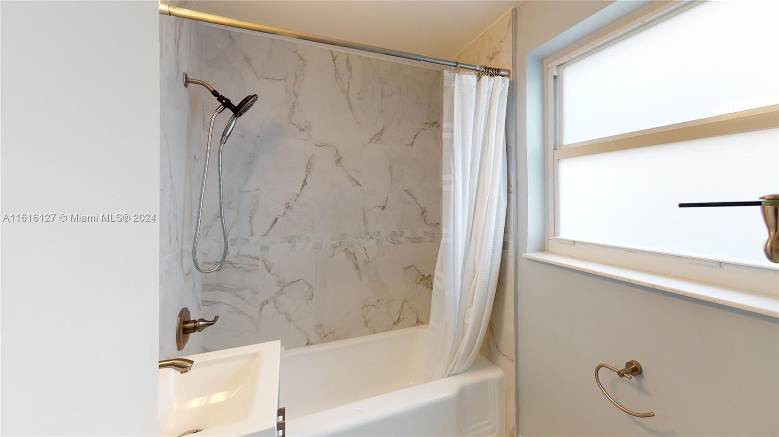 CASA GRANDE CONDO - Residential Lease