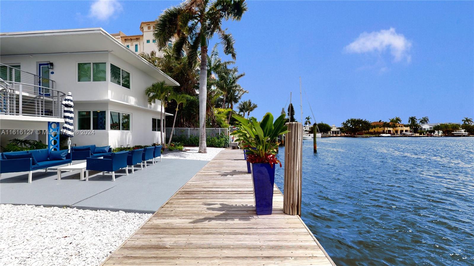 **New Reduced Price! Last Unit Available This Year!**
Welcome to your new home in one of the most desirable areas of Fort Lauderdale! This fully furnished condo is just a short walk from the lively Las Olas Blvd and beautiful Fort Lauderdale beaches. You'll love the recently remodeled Art Deco building, surrounded by stunning million-dollar homes and offering breathtaking water views. With access to a private dock (additional rent) and all utilities included, this is a fantastic deal. Fast approval and a minimum lease term of 7 months make it easy to move in and start enjoying your new place right away. Don't miss out on this amazing opportunity!