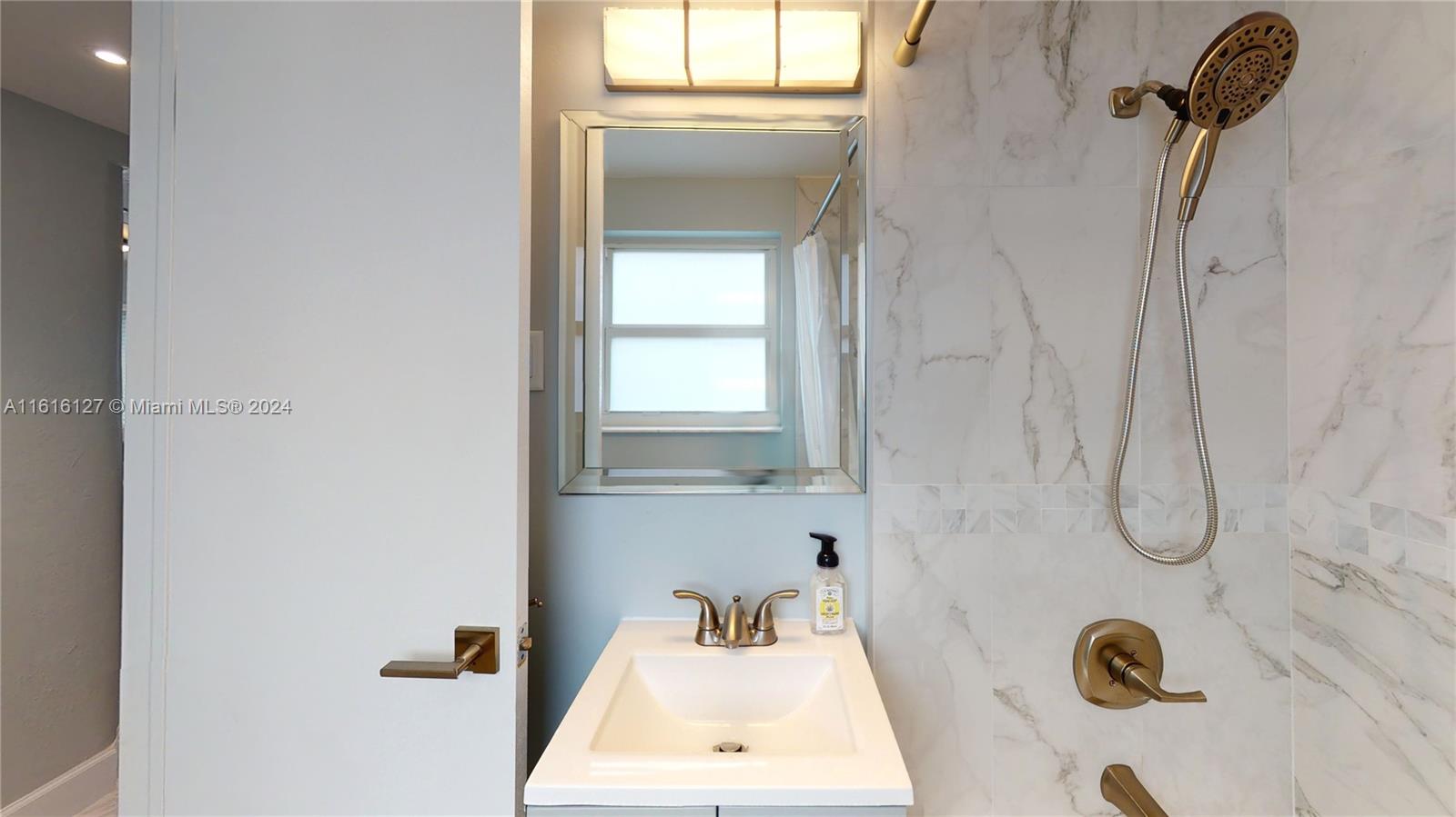 CASA GRANDE CONDO - Residential Lease