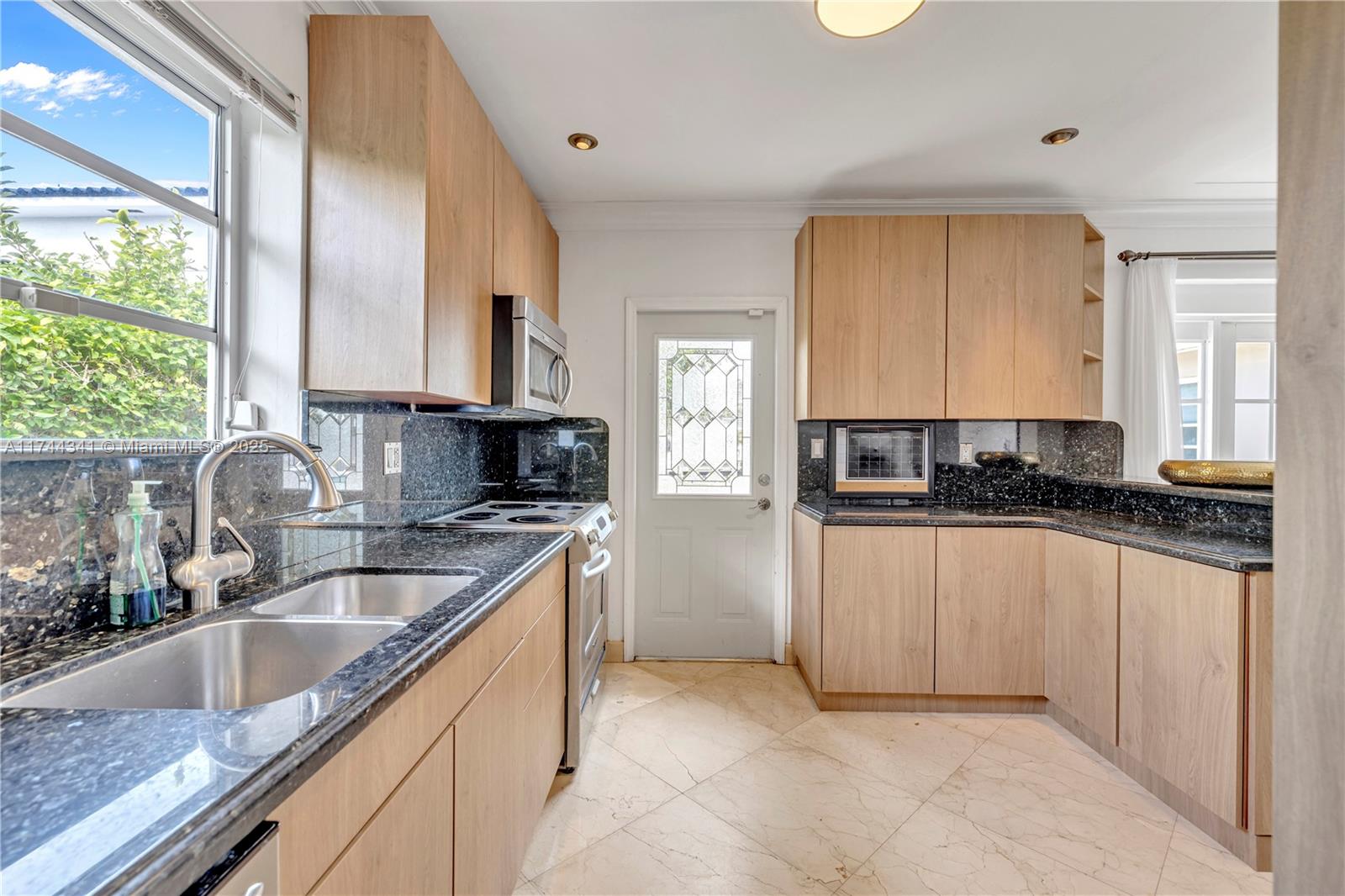 BISCAYNE POINT - Residential