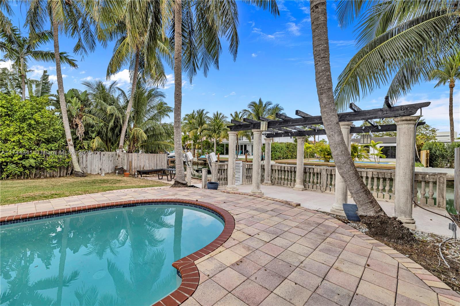 BISCAYNE POINT - Residential