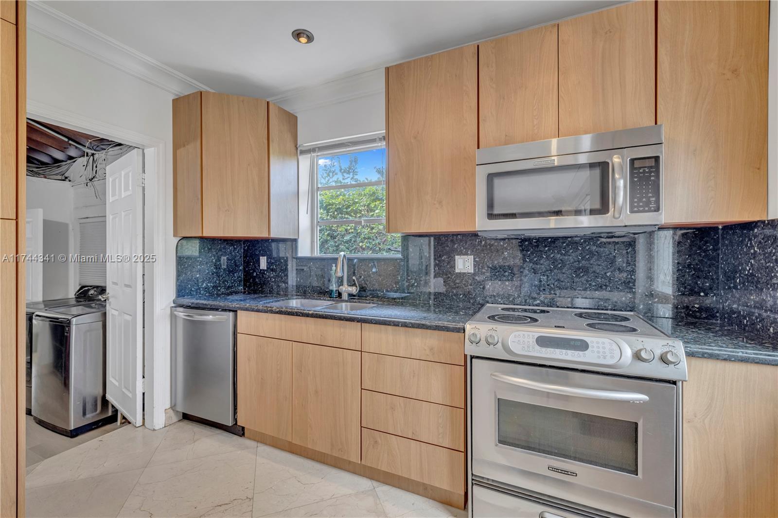 BISCAYNE POINT - Residential