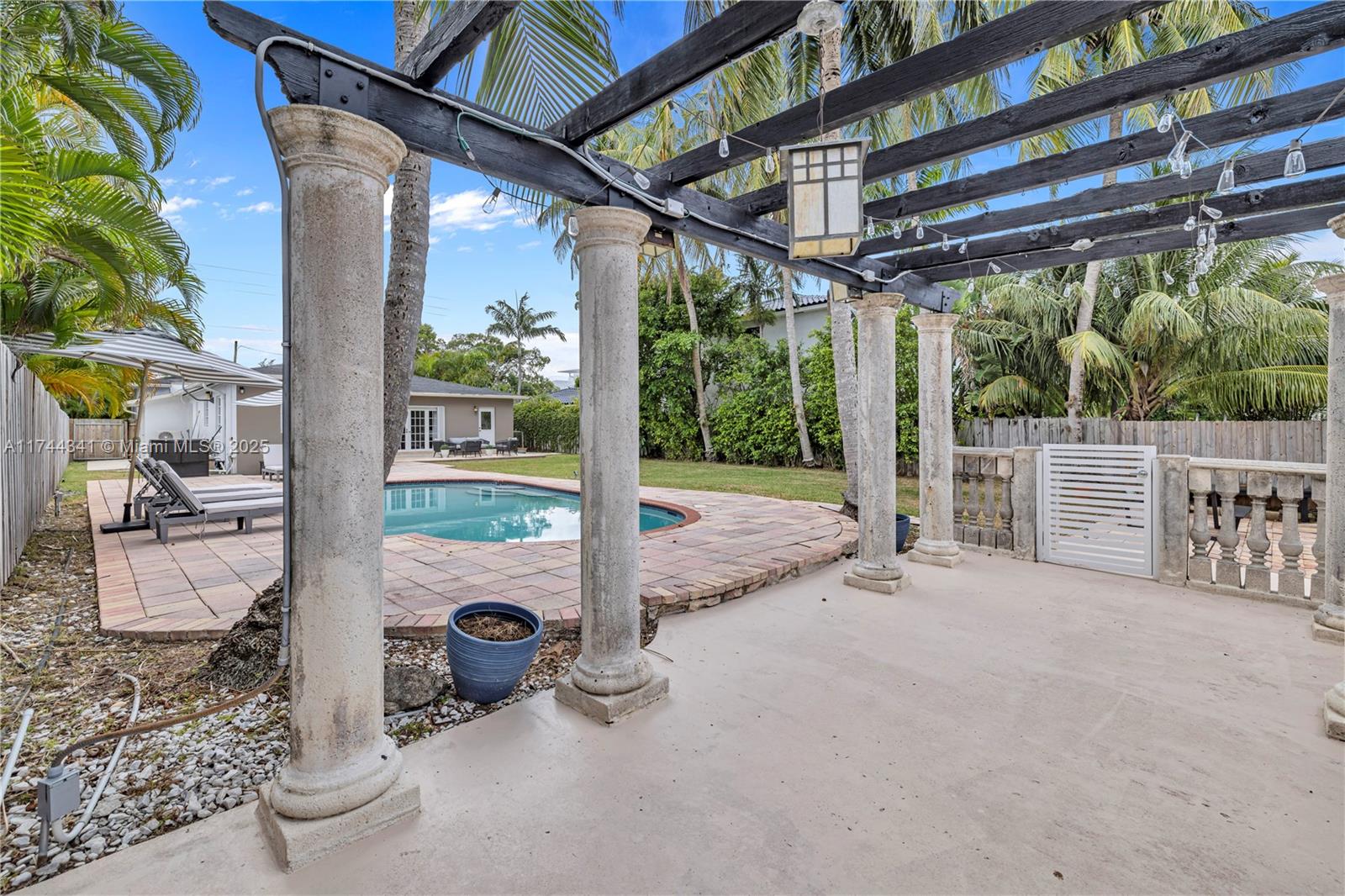 BISCAYNE POINT - Residential