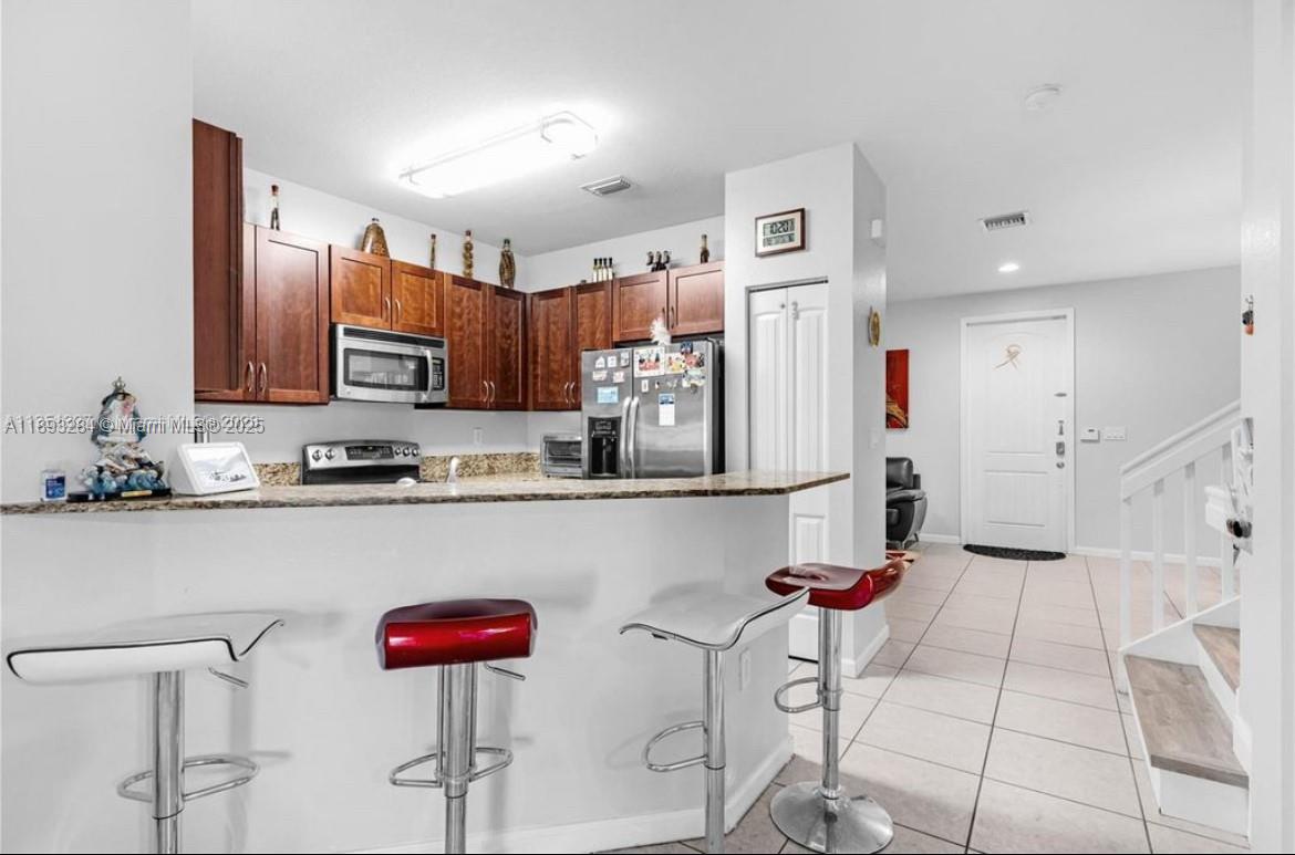MANDARIN LAKES - Residential