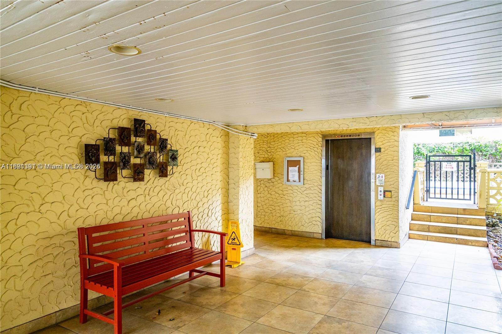 Riviera Towers - Residential