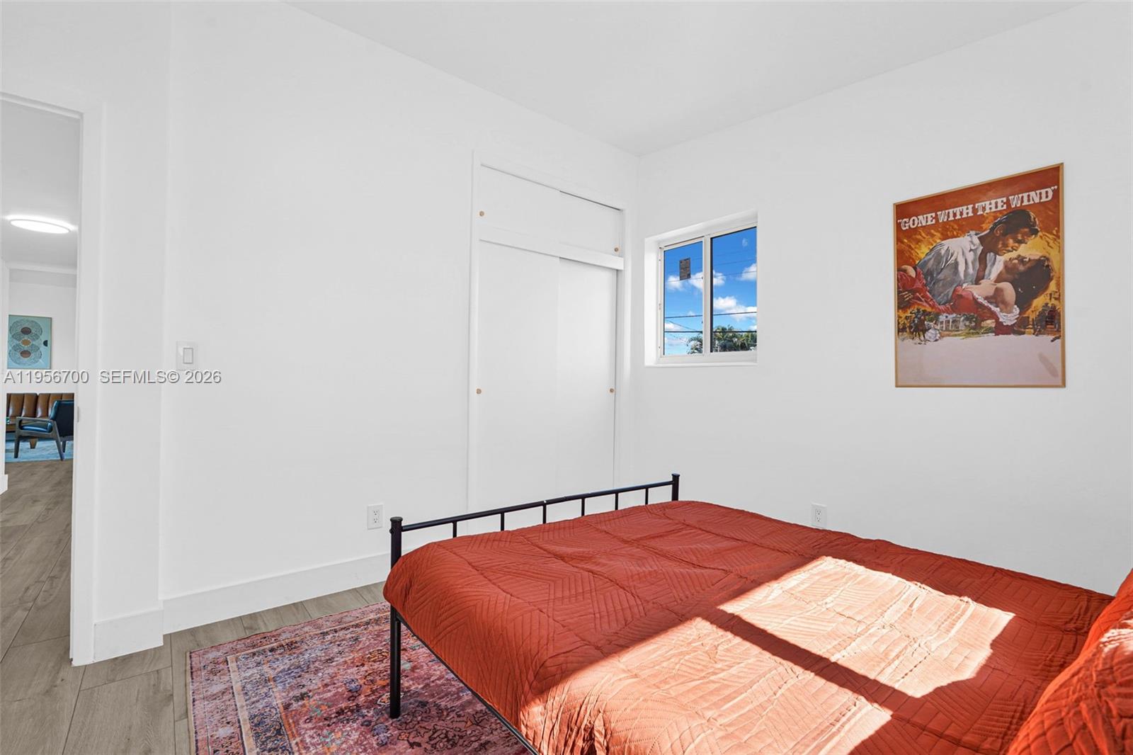 SILVER LAKE - Residential