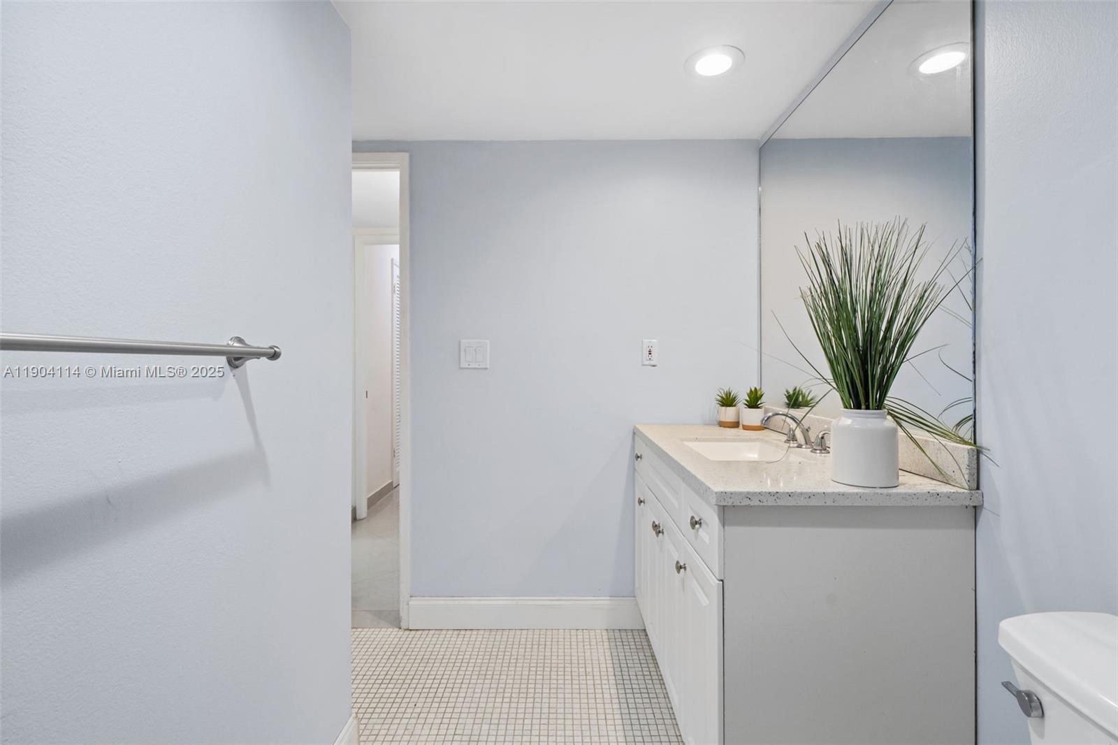 OCEANVIEW BUILDING A COND - Residential