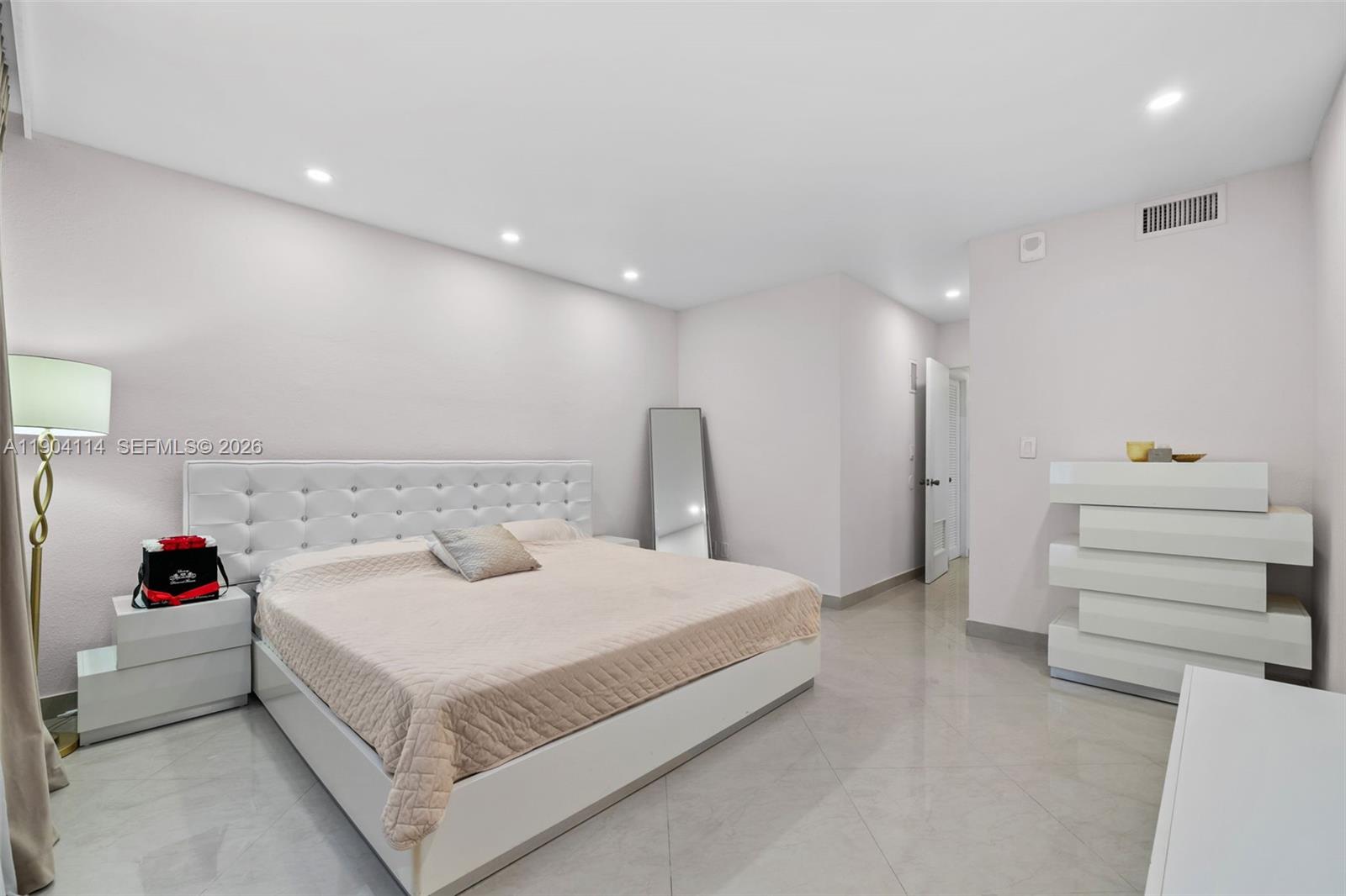 OCEANVIEW BUILDING A COND - Residential