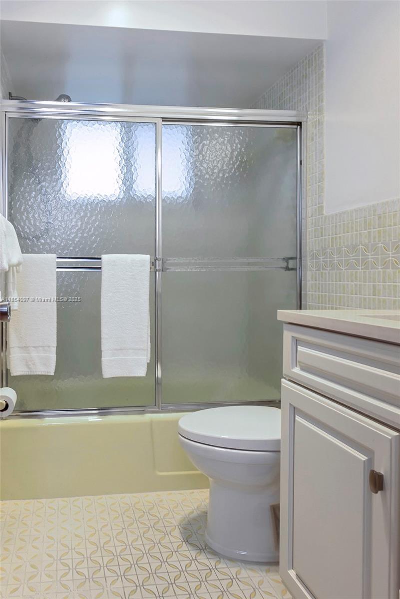 HOLLYWOOD SOUTH SIDE ADD - Residential Lease