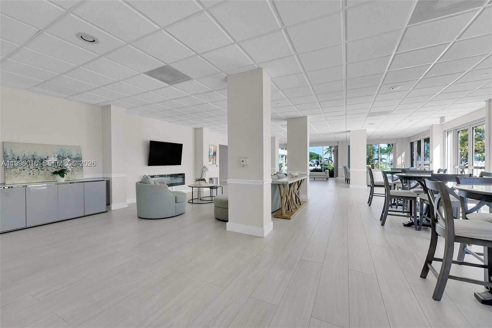 PARLIAMENT HOUSE CONDO - Residential Lease