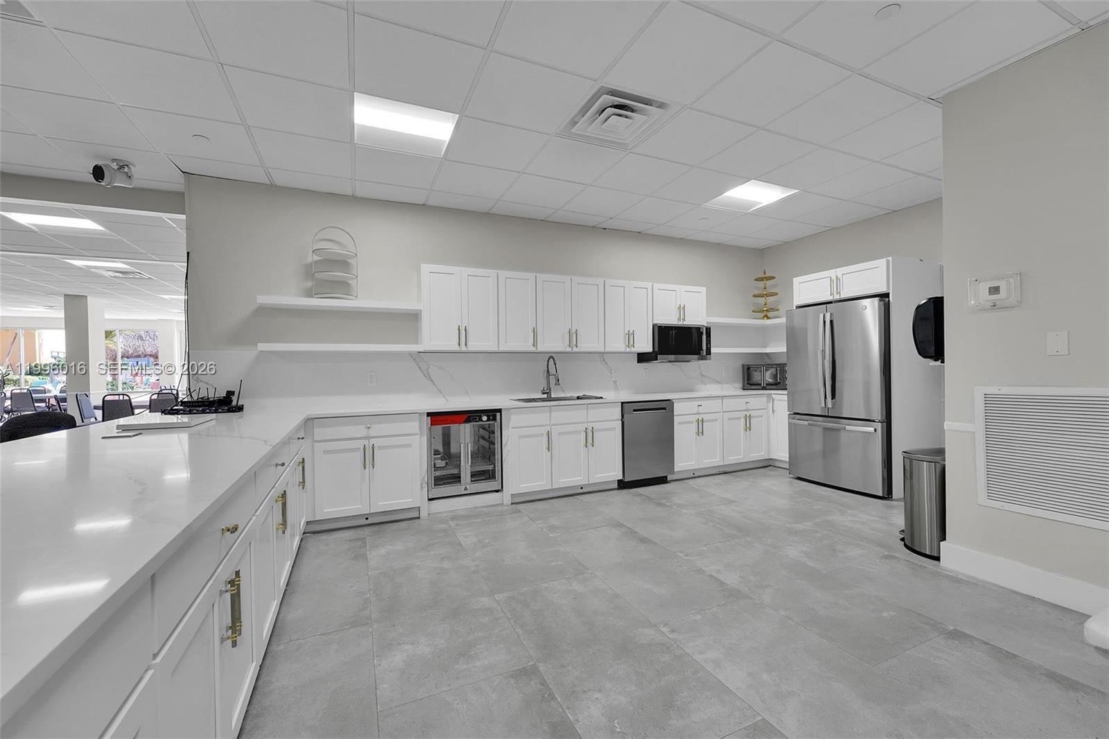 PARLIAMENT HOUSE CONDO - Residential Lease