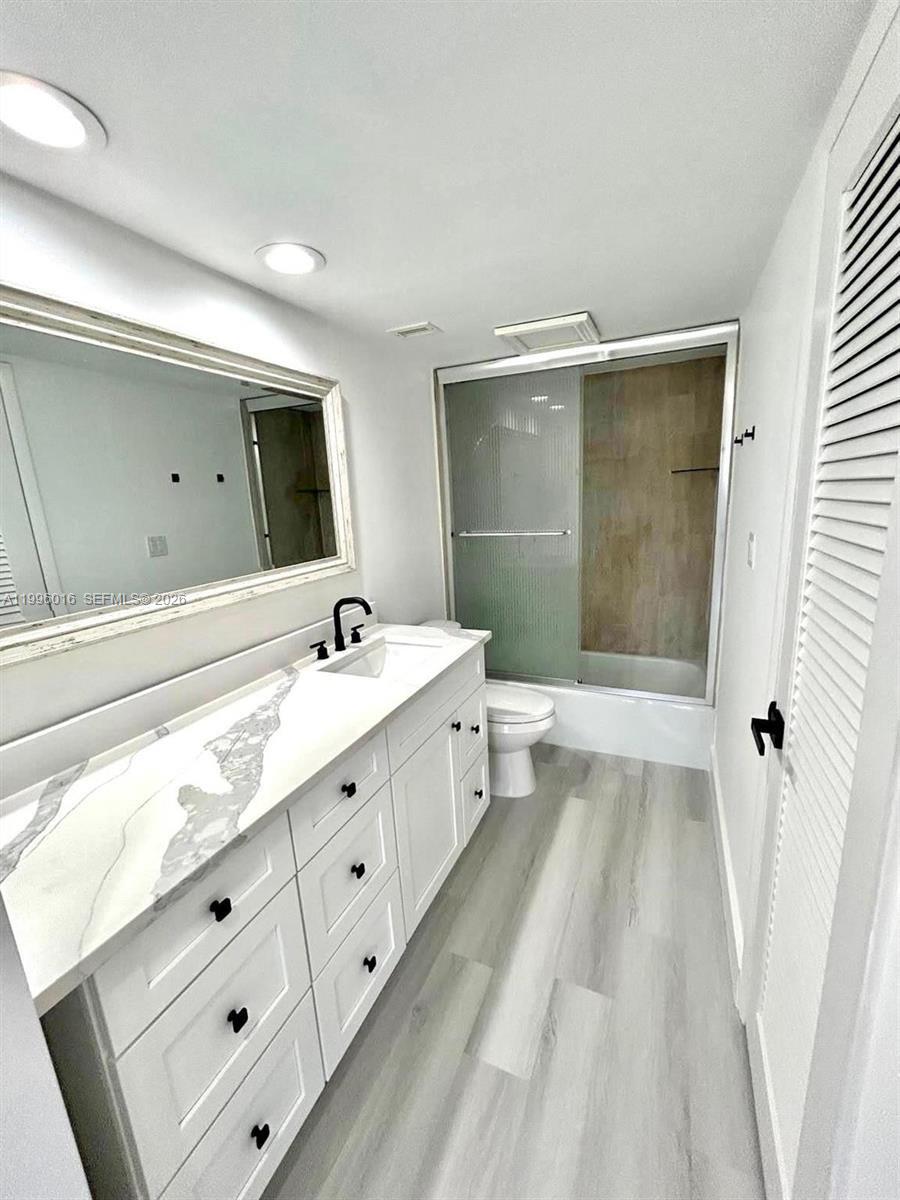 PARLIAMENT HOUSE CONDO - Residential Lease