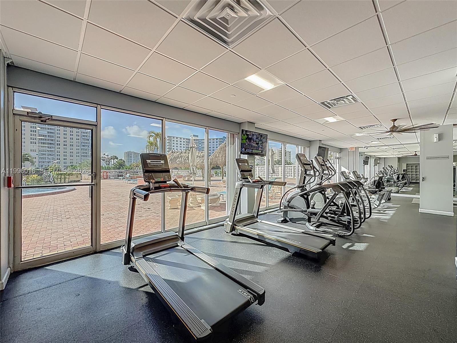 PARLIAMENT HOUSE CONDO - Residential Lease