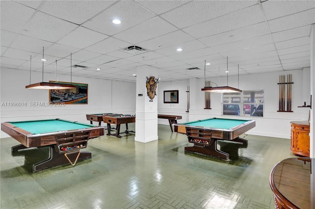 PARLIAMENT HOUSE CONDO - Residential Lease