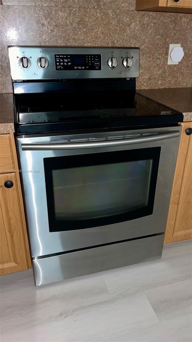 PARLIAMENT HOUSE CONDO - Residential Lease