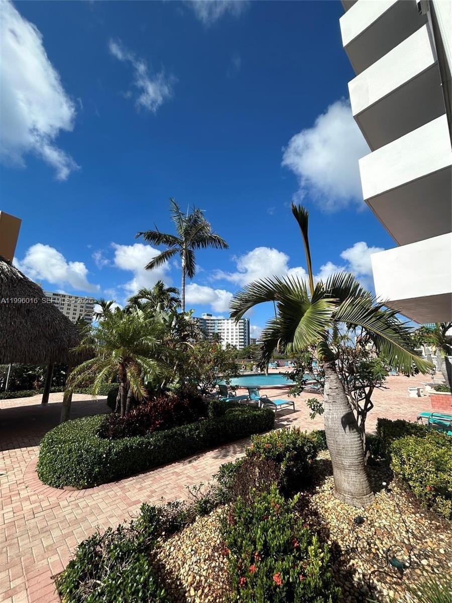 PARLIAMENT HOUSE CONDO - Residential Lease