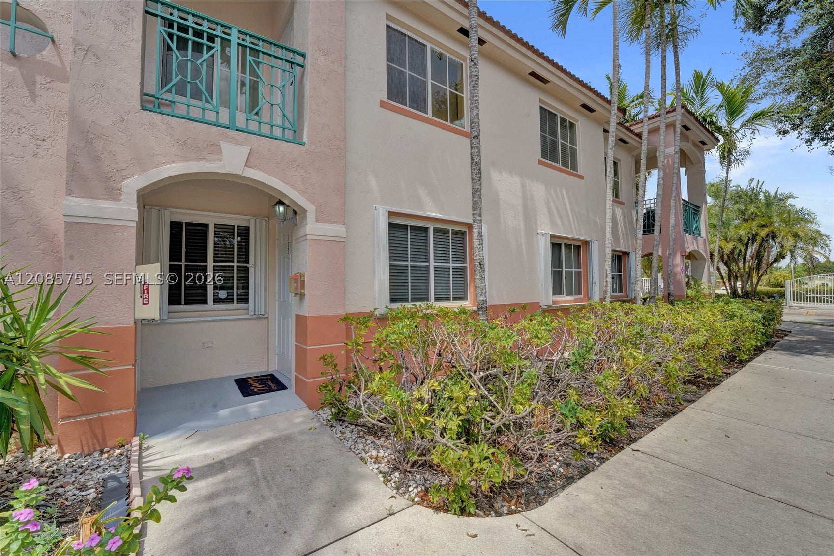 2298 NW 78th Ave 102, Pembroke Pines FL 33024