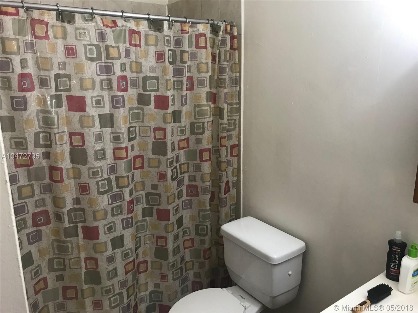 BRIARWOOD AT THE FALLS CO - Residential