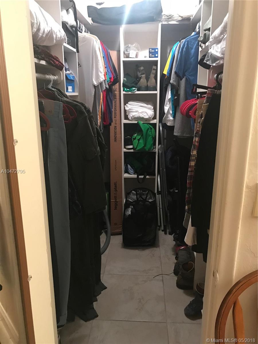 BRIARWOOD AT THE FALLS CO - Residential