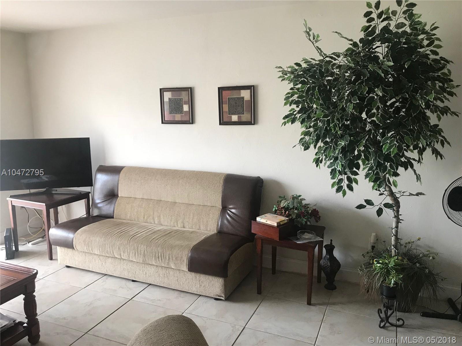 BRIARWOOD AT THE FALLS CO - Residential